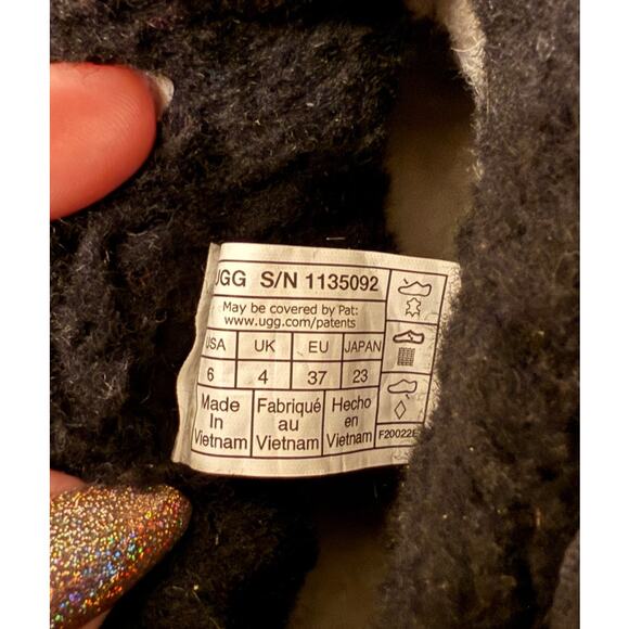 UGG Classic Ultra Mini Platform Boot Women Black 6 EUC - Picture 6 of 7